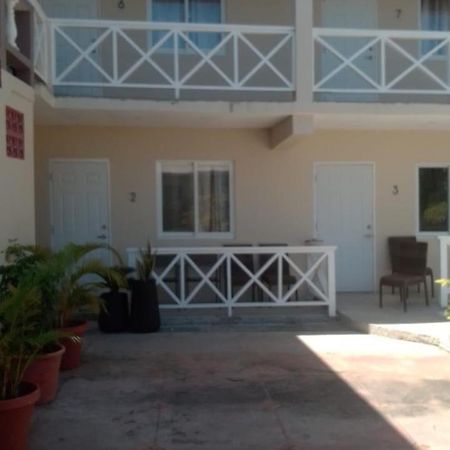 Paradise Beach Hotel كينغستاون المظهر الخارجي الصورة