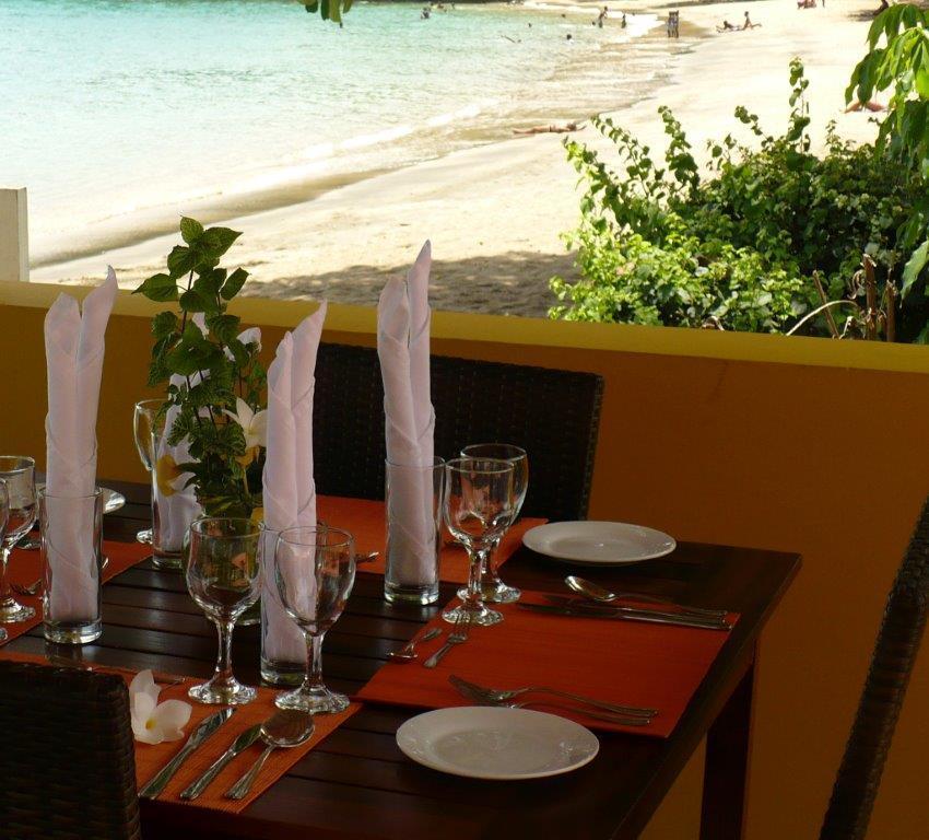 Paradise Beach Hotel كينغستاون المظهر الخارجي الصورة