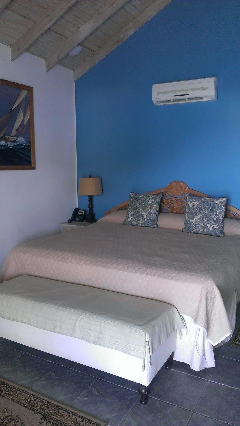 Paradise Beach Hotel كينغستاون المظهر الخارجي الصورة