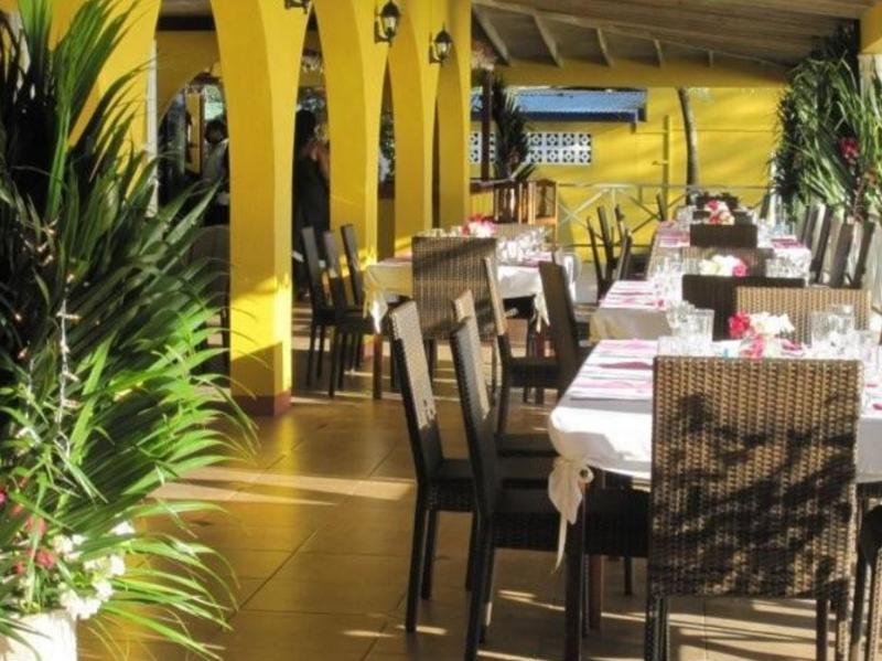 Paradise Beach Hotel كينغستاون المظهر الخارجي الصورة